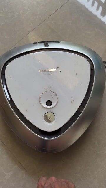 Robot hút bụi Panasonic MC-RS800 Bạc. Mua bán Nội thất, đồ gia dụng khác tại Quận Bình Thuỷ Cần Thơ được đăng bởi Khôi Nguyên hình 1