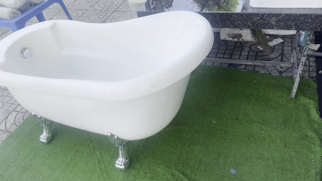 Bồn tắm Caesar chân rồng 1m5 🛁🛁🛁. Mua bán Thiết bị vệ sinh, nhà tắm tại Quận Tân Bình Tp Hồ Chí Minh được đăng bởi Đồ Cũ Giá Tốt  hình 1