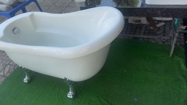 Bồn tắm Caesar chân rồng 1m5 🛁🛁🛁. Mua bán Thiết bị vệ sinh, nhà tắm tại Quận Tân Bình Tp Hồ Chí Minh được đăng bởi Đồ Cũ Giá Tốt  hình 1