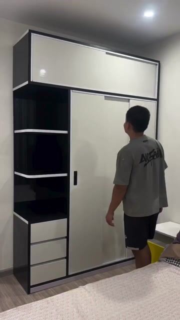 TỦ NHỰA LÙA 3 CÁNH 1 KỆ KHUNG MÀU ĐEN CÁNH TRẮNG . Mua bán Tủ, kệ gia đình tại Thành phố Thủ Đức Tp Hồ Chí Minh được đăng bởi Tủ nhựa đài loan hoàng quân hình 1