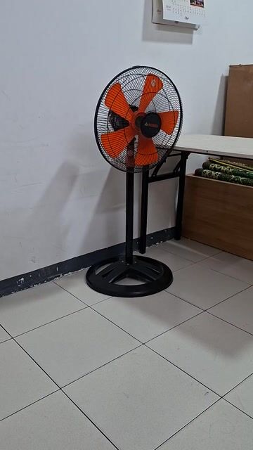 Quạt đứng SENKO Đen cam. Mua bán Quạt tại Quận Sơn Trà Đà Nẵng được đăng bởi Công hình 1
