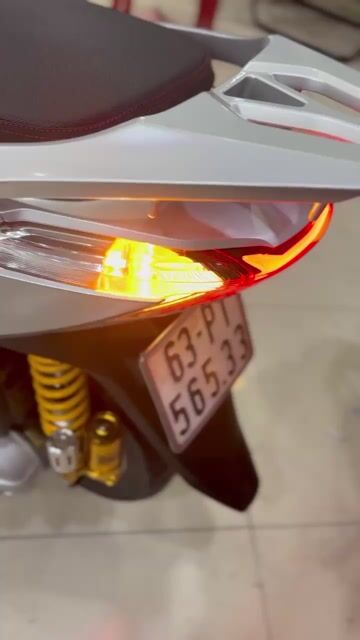 Siêu Phẩm Lead Bạc 2V up 4V..6 đồng nhận xe về. Mua bán Xe máy tại Quận 6 Tp Hồ Chí Minh được đăng bởi Cửa Hàng Xe Máy Hoà Bùi hình 1