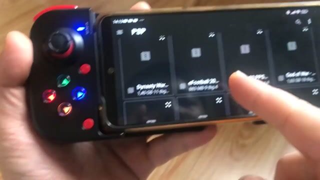 Tay cầm chơi game ko dây D3 & Thẻ 64G-40 game PSP