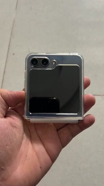 Samsung Galaxy Zflip5 256GB. Mua bán Điện thoại tại Quận Bình Thạnh Tp Hồ Chí Minh được đăng bởi Nguyễn Ngọc Thuân hình 1