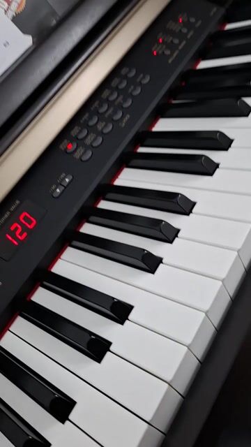 Đàn piano điện Yamaha CLP 230 gỗ nâu  Đã sử dụng. Mua bán Nhạc cụ tại Quận 11 Tp Hồ Chí Minh được đăng bởi Mộng Thủy hình 1