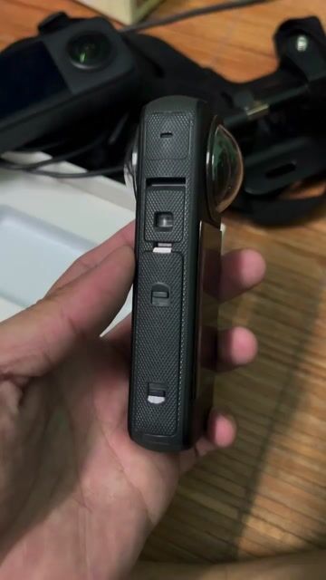 Insta360 X3. Mua bán Máy ảnh, Máy quay tại Quận Nam Từ Liêm Hà Nội được đăng bởi Nguyễn Châu Long hình 1