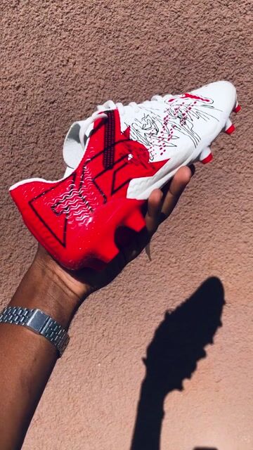 PUMA LIGHT WEIGHT SOCCER BOOTS