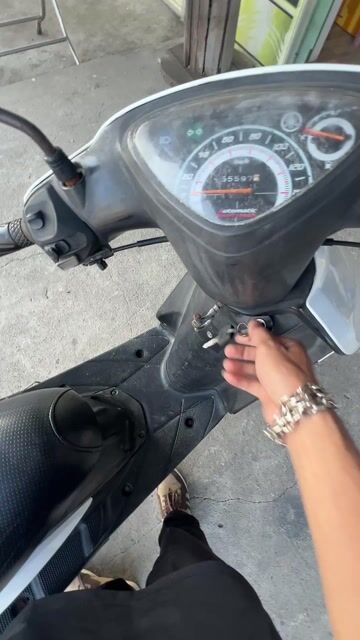 Yamaha Mio 2005 Trắng Tự động. Mua bán Xe máy tại Huyện Bình Lục Hà Nam được đăng bởi kỹ sư hẻm hình 1