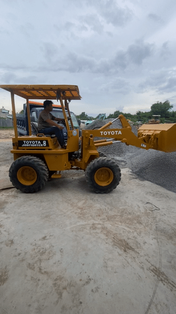 Máy xúc lật Toyota Jobfighter 8. Mua bán Phương tiện khác tại Thành phố Thủ Đức Tp Hồ Chí Minh được đăng bởi Nguyễn Đạt hình 1