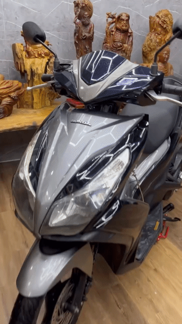 Honda Airblade 125Fi dàn áo liền lạc, máy êm. Mua bán Xe máy tại Quận 7 Tp Hồ Chí Minh được đăng bởi Xe Cũ Hiếu CT hình 1