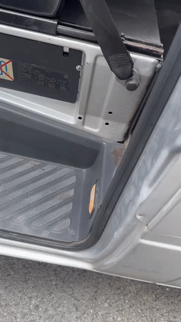 Mercedes-Benz Sprinter 2010 Bạc 6 chỗ. Mua bán Ô tô tại Quận Bình Tân Tp Hồ Chí Minh được đăng bởi Trinh Khoa hình 1