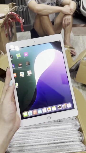 Apple iPad Gen 9 64GB 4G Bạc. Mua bán Máy tính bảng tại Quận Hoàng Mai Hà Nội được đăng bởi Lã Bình iPad hình 1