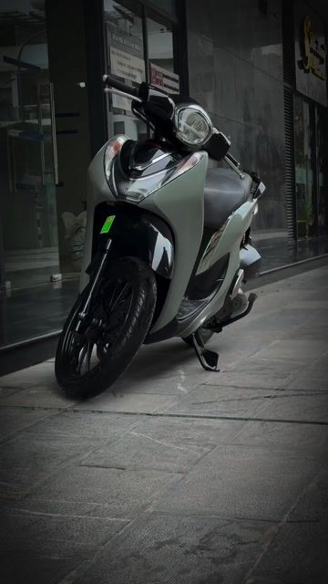 Honda SH Mode Sport 2023 Xám xi măng Sport. Mua bán Xe máy tại Quận Ba Đình Hà Nội được đăng bởi Xe Máy Nam Thi hình 1