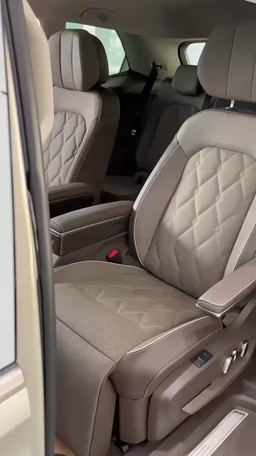 VW Viloran Luxury - Ưu đãi tốt - Giao xe ngay. Mua bán Ô tô tại Thành phố Vũng Tàu Bà Rịa - Vũng Tàu được đăng bởi Như Ngọc Volkswagen hình 1