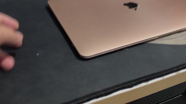 Apple MacBook Air i5 13 inch 2018. Mua bán Laptop tại Quận Bình Tân Tp Hồ Chí Minh được đăng bởi NGUYEN HUYNH SON GIANG hình 1