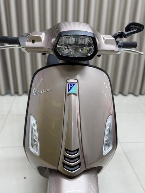 Piaggio Vespa TFT Nâu 300 km. Mua bán Xe máy tại Quận Thanh Khê Đà Nẵng được đăng bởi THẾ MẪN CHUYÊN XE LƯỚT CÓ BÁN TRẢ GÓP  hình 1