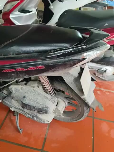 Cần bán xe airblade đời 2015 đi hơn 15 vạn. Mua bán Xe máy tại Huyện Thanh Trì Hà Nội được đăng bởi Trần duy hưng hình 1