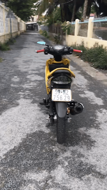Yamaha Exciter màu Vàng. Mua bán Xe máy tại Huyện Mỏ Cày Nam Bến Tre được đăng bởi Toan Lê hình 1
