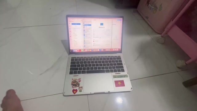 Apple MacBook Pro 2017 Bạc Retina. Mua bán Laptop tại Thành phố Thuận An Bình Dương được đăng bởi nguyễn trường sinh hình 1