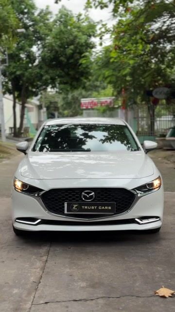 Mazda 3 1.5 Luxury - Sedan - 23.000km. Mua bán Ô tô tại Quận 8 Tp Hồ Chí Minh được đăng bởi Cửa hàng ô tô cũ TRUST CARS hình 1
