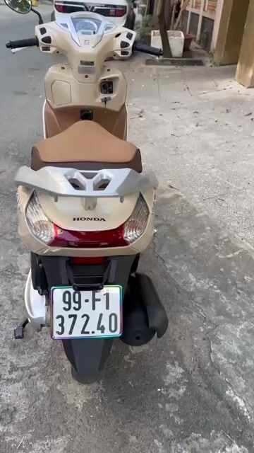 Honda Lead 125 Fi màu vàng kem đời 2017  bst 99. Mua bán Xe máy tại Quận 11 Tp Hồ Chí Minh được đăng bởi nguyenxuanthinh quận tân phú  hình 1