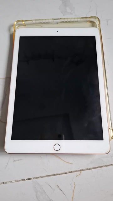 Apple iPad Gen 6 128GB Vàng hồng. Mua bán Máy tính bảng tại Quận 12 Tp Hồ Chí Minh được đăng bởi nguyenvinh hình 1