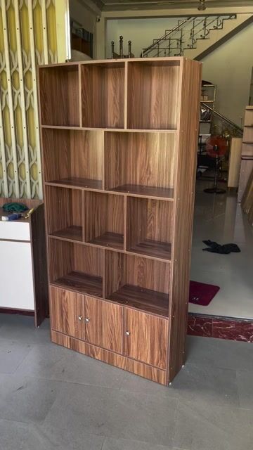 Tủ sách gỗ nâu 160x80x24cm. Mua bán Tủ, kệ gia đình tại Quận Hải Châu Đà Nẵng được đăng bởi Xinh decor hình 1
