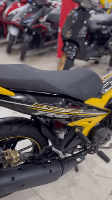 Yamaha Exciter 150 2016 Vàng đen. Mua bán Xe máy tại Quận 6 Tp Hồ Chí Minh được đăng bởi Cửa Hàng Xe Máy Hoà Bùi hình 1