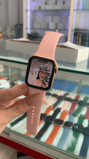 Apple Watch Series 5 Hồng 40mm dep keng. Mua bán Thiết bị đeo thông minh tại Quận Phú Nhuận Tp Hồ Chí Minh được đăng bởi pé phuong hình 1