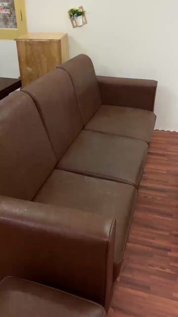 Ghế sofa Da Nâu 3 chỗ + 2 ghế đơn. Mua bán Bàn ghế tại Quận Đống Đa Hà Nội được đăng bởi Hằng Mai hình 1