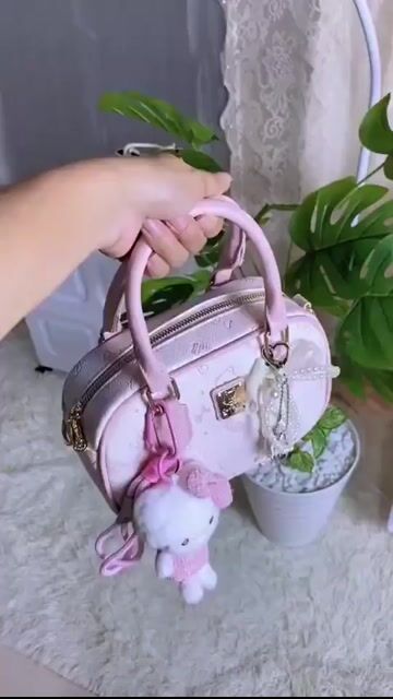 Túi xách nữ da Kèm mèo bông. Mua bán Túi xách tại Quận Hai Bà Trưng Hà Nội được đăng bởi Nguyễn Diện hình 1