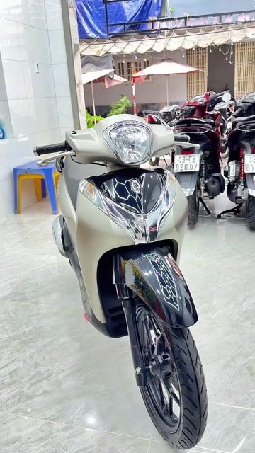 Honda SH Mode 2018 Bạc đen. Mua bán Xe máy tại Quận Liên Chiểu Đà Nẵng được đăng bởi Thành Đại   hình 1