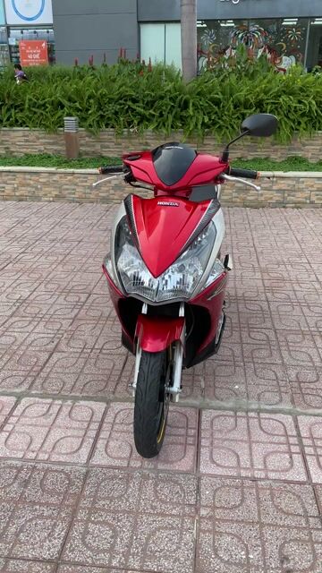 Honda Air Blade 110 Đỏ bạc 2012. Mua bán Xe máy tại Quận 7 Tp Hồ Chí Minh được đăng bởi Lê Văn Thắng hình 1