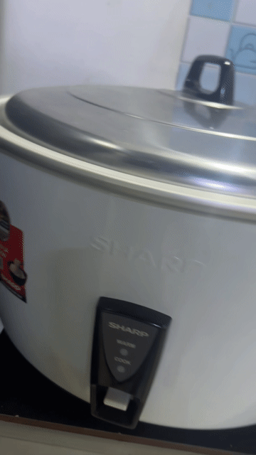 Nồi cơm điện Sharp 10 lít đã sử dụng. Mua bán Bếp, lò, đồ điện nhà bếp tại Quận Tân Phú Tp Hồ Chí Minh được đăng bởi vân hình 1