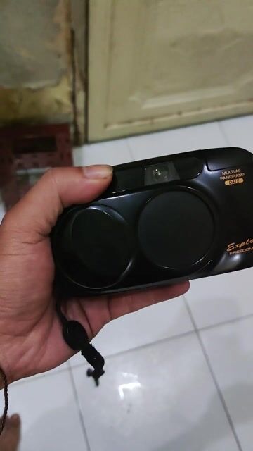 Máy ảnh Minolta explorer freedom zoom