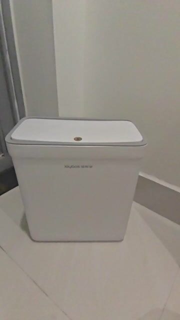 Thùng rác Joybos nhựa trắng. Mua bán Thiết bị vệ sinh, nhà tắm tại Quận Hai Bà Trưng Hà Nội được đăng bởi Dọn nhà thanh lý đồ hình 1