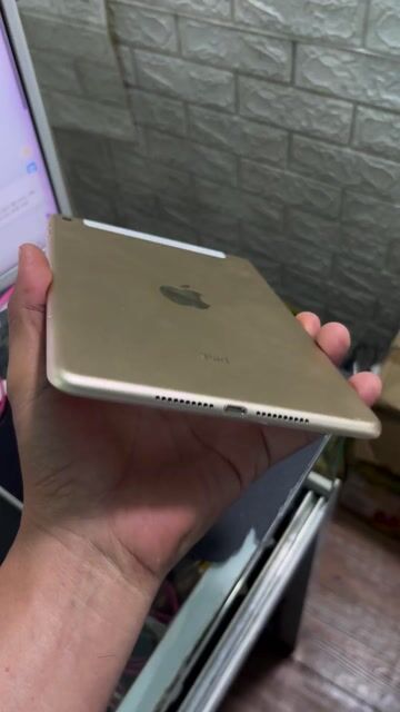 Apple iPad Mini 4 128GB 4G Vàng. Mua bán Máy tính bảng tại Quận Bình Thạnh Tp Hồ Chí Minh được đăng bởi nguyễn thanh tâm hình 1