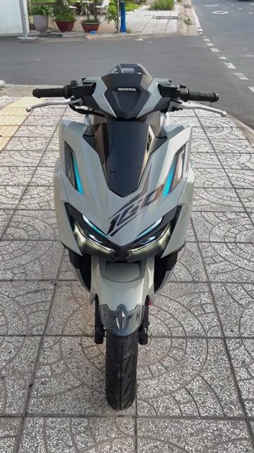 Vario 160 ABs 2023 xám xi măng,xe đi lướt 8400km. Mua bán Xe máy tại Quận Ninh Kiều Cần Thơ được đăng bởi Cửa Hàng Xe máy Tân Lập Hưng hình 1