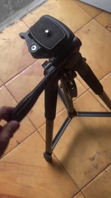 Chân quay tripod Q02. Mua bán Phụ kiện (Màn hình, Chuột...) tại Huyện Thanh Trì Hà Nội được đăng bởi Văn Tuấn hình 1