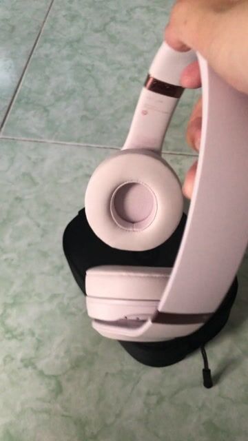 Tai nghe Beats Solo 4 hồng Mới 99%. Mua bán Tivi, Âm thanh tại Quận Tân Phú Tp Hồ Chí Minh được đăng bởi Quỳnh hình 1
