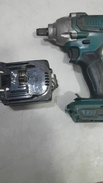 Máy siết bu lông Makita DTW100. Mua bán Đồ chuyên dụng, Giống nuôi trồng tại Quận 6 Tp Hồ Chí Minh được đăng bởi May Tho hình 1