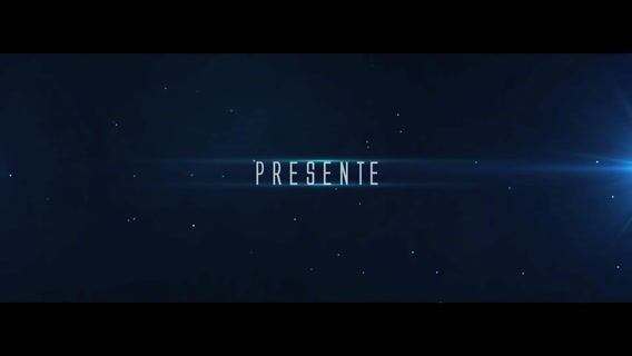 Behind the Smile - Derrière un souriremmercial (hôtesse de l'air)