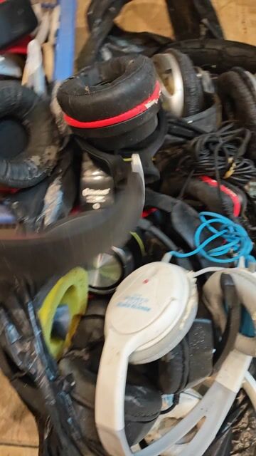 lô Tai nghe Beats + tai games NHật. Mua bán Tivi, Âm thanh tại Quận Ba Đình Hà Nội được đăng bởi Tuấn Anh hình 1