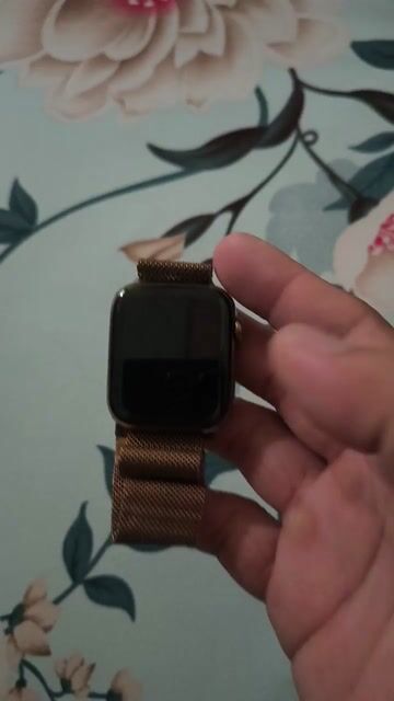 Apple Watch Series 5 Vàng gold. Mua bán Thiết bị đeo thông minh tại Thị xã Phú Mỹ Bà Rịa - Vũng Tàu được đăng bởi vong tan thuan hình 1
