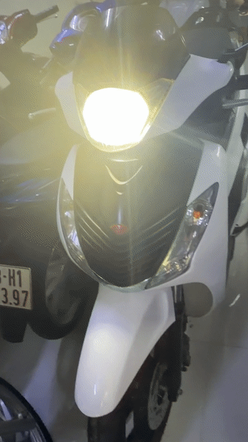 Honda SH 125 2012 Trắng Smartkey. Mua bán Xe máy tại Quận Bình Tân Tp Hồ Chí Minh được đăng bởi Nguyễn Khắc Hùng hình 1