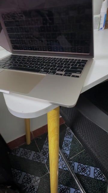 Apple Macbook Air M2 8GB/256GB Vàng Like New. Mua bán Laptop tại Huyện Phú Giáo Bình Dương được đăng bởi Tuấn hình 1