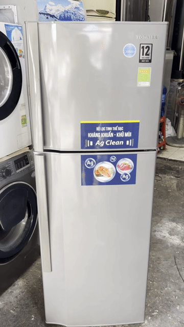 Tủ lạnh Toshiba 220L Bạc cũ 99%. Mua bán Tủ lạnh tại Quận Tân Phú Tp Hồ Chí Minh được đăng bởi Điện Lạnh Thanh Sang hình 1