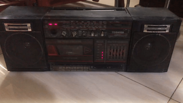 Đài Radio Cassette Toshiba RT-SX26 Đen. Mua bán Tivi, Âm thanh tại Thành phố Tam Kỳ Quảng Nam được đăng bởi thích minh trí hình 1