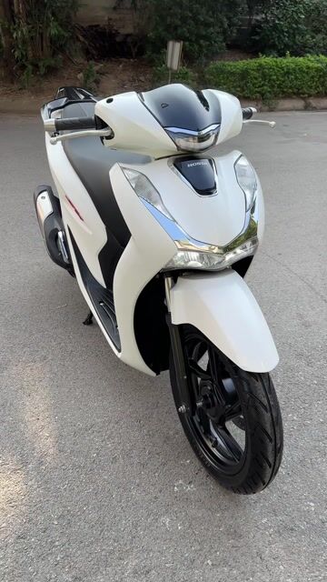 Honda SH Việt Nam 2020 125 sport Trắng. Mua bán Xe máy tại Quận Hoàng Mai Hà Nội được đăng bởi Xe Máy Quân Oanh  hình 1