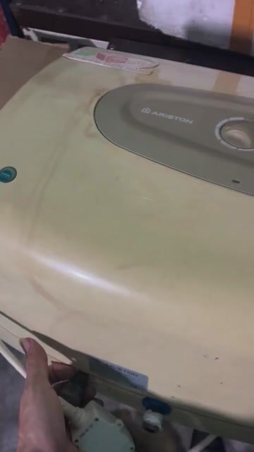 Bình nóng lạnh Ariston 30L cũ. Mua bán Thiết bị vệ sinh, nhà tắm tại Huyện An Lão Hải Phòng được đăng bởi Mr Hanh Lioa cũ HP hình 1